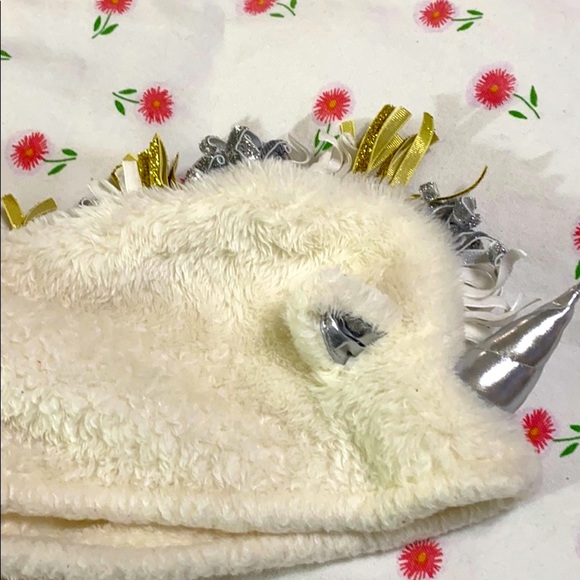 Creamy faux fur unicorn hoodie/coat w/silver wings - Picture 14 of 16